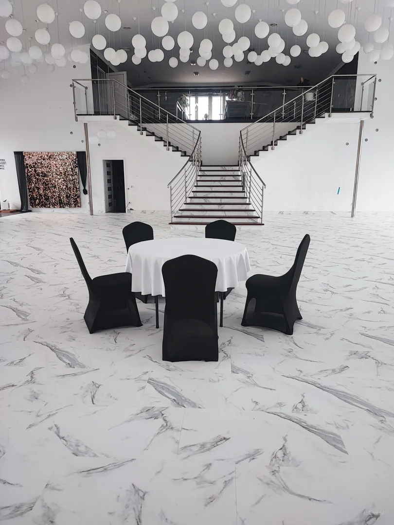 Kompleksowa wymiana podłogi w sali weselnej – 330 m² nowej jakości